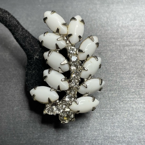 Milk Glass & Rhinestone Climber Clip On Earrings Vintage Navette - Picture 7 of 8